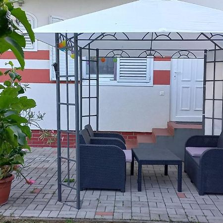 Ferienwohnung Bella Badacsony Apartmanhaz Badacsonytomaj Exterior foto