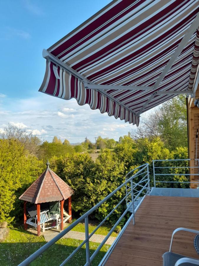 Ferienwohnung Bella Badacsony Apartmanhaz Badacsonytomaj Exterior foto