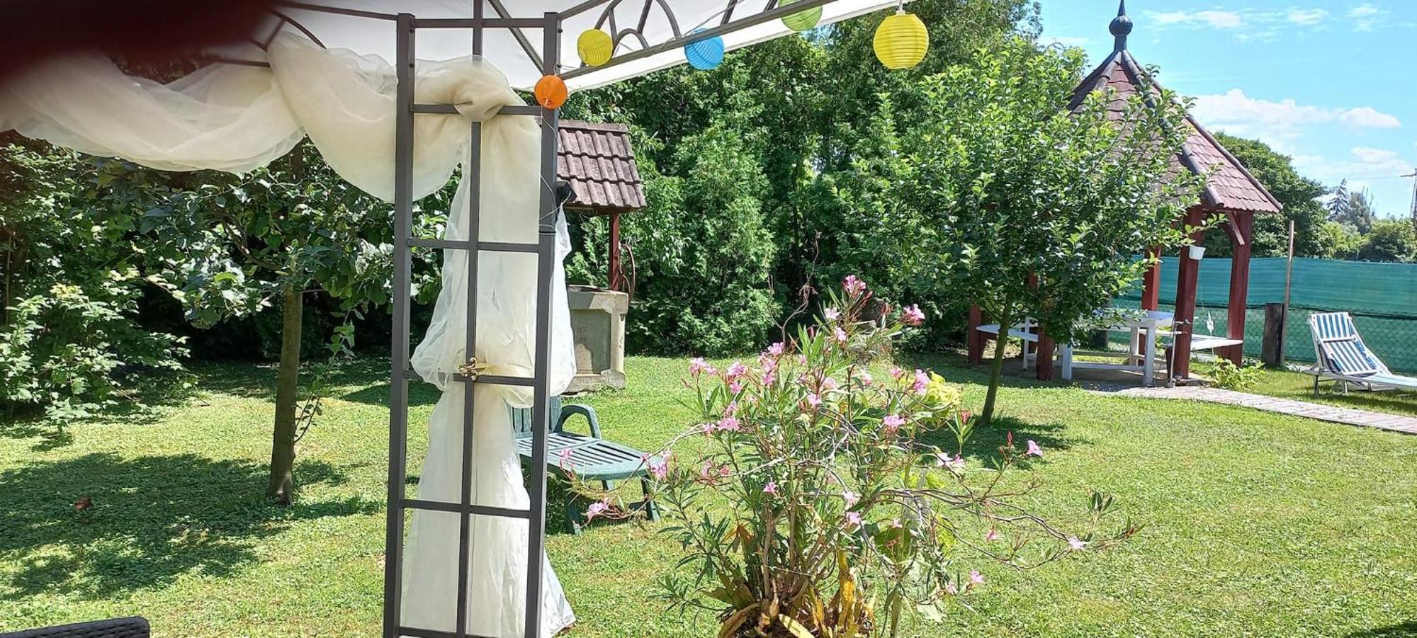 Ferienwohnung Bella Badacsony Apartmanhaz Badacsonytomaj Exterior foto
